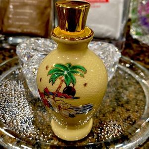 Hawaiian Classic Bottle-Kona Rain by Edward Bill